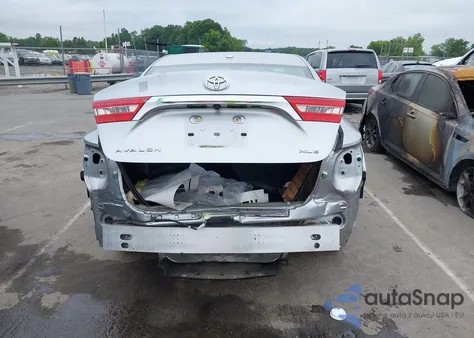 2018 Toyota Avalon Xle z USA, uszkodzony, nr VIN 4T1BK1EB2JU285938